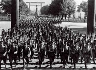 日本が「新しい戦前」にあるかは分からないが、戦前とここまで酷似する不気味な符合