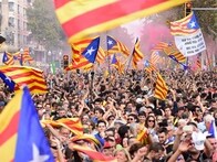 カタルーニャ独立問題、神出鬼没プチデモンのゲリラ戦に翻弄されるスペイン首相