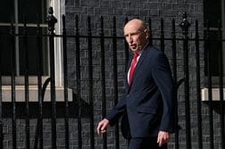 英財務相にヒーリー前国防相＝政府