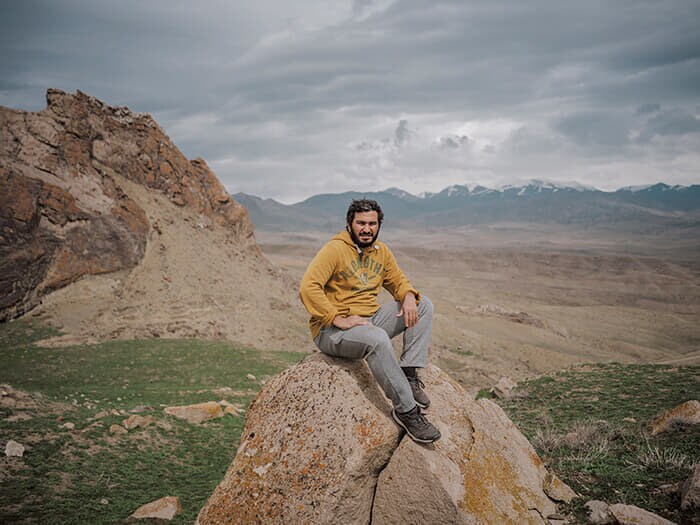 「この地の人々が自らの心の孤独から脱しない限り、いくら国境が開かれても意味はない」と語るラファエル