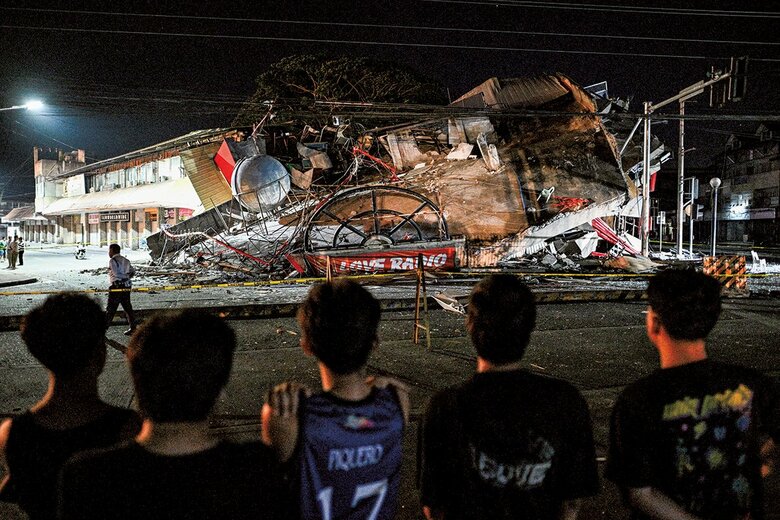 NOEL CELIS-REUTERS