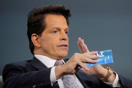 　米オルタナティブ資産運用会社スカイブリッジ・キャピタル創設者のアンソニー・スカラムーチ氏（写真）は２０日、ダボスで開催中の世界経済フォーラム（ＷＥＦ）年次総会の傍らで開かれたロイター・グローバル・マーケット・フォーラムで、「マクロトレーダーの運用成績が激しい価格変動の影響で向上している」と語った。米ニューヨークで２０２１年９月撮影(２０２６年　ロイター/Brendan McDermid)