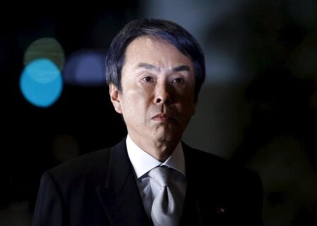 　８月１５日、石原伸晃経済再生担当相は、朝方に公表された２０１６年４－６月期の実質国内総生産（ＧＤＰ）が前期比年率０．２％増と２四半期連続のプラス成長となったことを受け、日本経済は緩やかな回復基調が続いているとし、経済対策の実施などによる今後の民需主導の回復に期待感を表明した。写真は都内で１月撮影（２０１６年　ロイター／Yuya Shino）