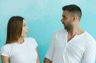 平均的な魅力は女性の顔の方が上？　でも「男性の美しさ」認識にまさかの偏りが