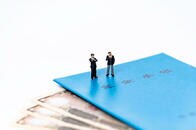 2000万円不足問題をめぐる日本の「年金デモクラシー」は成熟？　それとも未成熟？