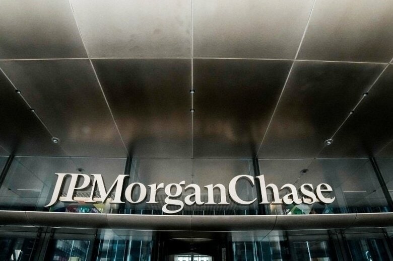 ニューヨークにあるJPモルガン・チェースの本社。4月1日撮影。REUTERS/Eduardo Munoz