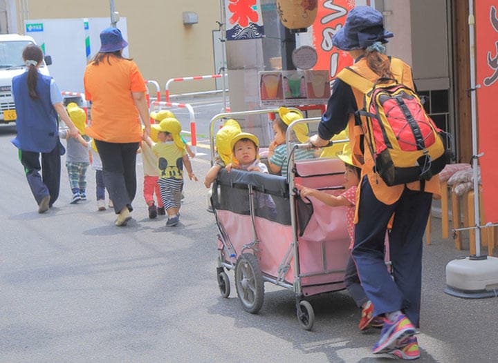 保育士の人手不足と待遇の悪さは改善されていない（画像はイメージです）　TkKurikawa/iStock.