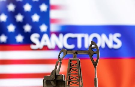 トランプ米大統領は９日、ロシアに対し追加制裁を課す可能性があると改めて表明した。２０２２年３月撮影（２０２５年　ロイター/Dado Ruvic）
