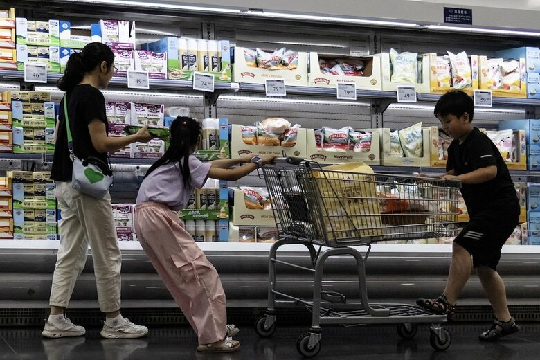 中国経済に迫る危機──消費低迷、失業、不動産不況の「三重苦」　REUTERS