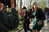 世界中に「秘密警察署」を張り巡らす中国の狙いは？