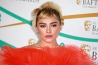 【画像】【動画】大事な部分を解放...フローレンス・ピュー、今年もシースルードレス姿で降臨...批判に屈せず
