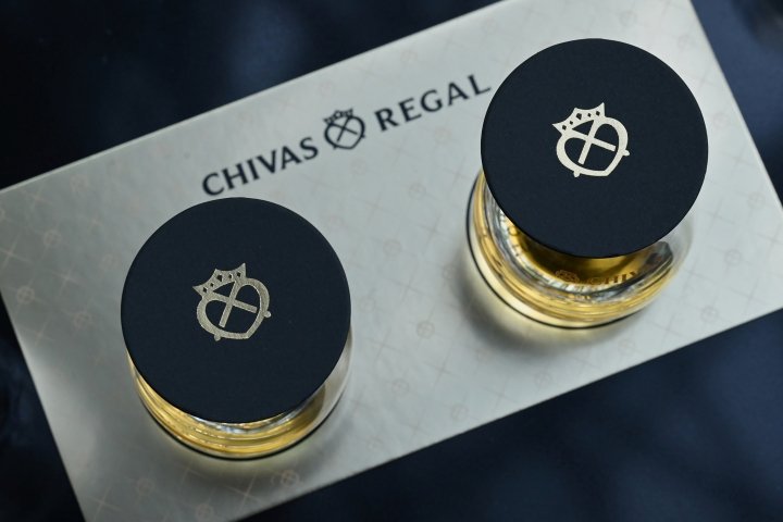 シーバスリーガル「Facets of Success」