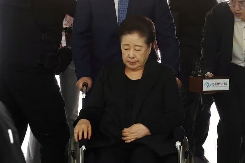 韓国の特別検察は２３日、政治資金法違反などの疑いで世界平和統一家庭連合（旧統一教会）の総裁、韓鶴子容疑者を逮捕した。２２日撮影（２０２５年　ロイター／Kim Hong-Ji）