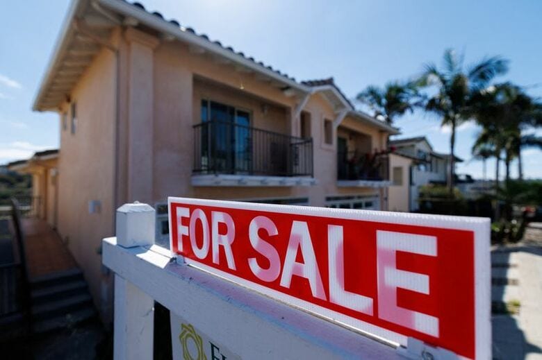 売り出し中の住宅、米カリフォルニア州で2025年7月撮影 REUTERS/Mike Blake