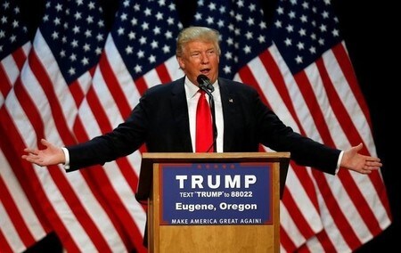 　５月８日、米大統領選で共和党の候補指名獲得を確実にした実業家ドナルド・トランプ氏は、富裕層の税率を引き上げるべきとの認識を示した。写真はオレゴン州で６日撮影（２０１６年　ロイター/Jim Urquhart）