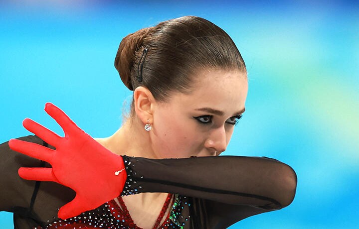 ショート首位で臨んだ北京五輪のフリー。ワリエワ選手は何度も転倒するなど精彩を欠き、メダルを逃した（2月17日）　Eloisa Lopez-REUTERS