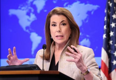 米国務省のタミー・ブルース報道官は６日、米国はイランに経済的救済を与える既存の制裁免除を全て見直していると述べた。同日、ワシントンで撮影（２０２５年　ロイター/Kevin Lamarque）
