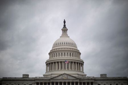 米下院は２８日、中国に対する競争力向上を目指す国内半導体産業支援法案の採決を実施し、２４３対１８７の賛成多数で可決した。３月撮影（２０２２年　ロイター/Tom Brenner）