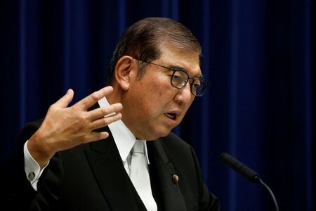 政府は２８日、新しい資本主義実現会議を開き、中小企業の価格転嫁や経営基盤強化について議論した。資料写真、２０２４年１１月、代表撮影（２０２５年　ロイター）