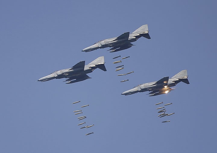 米韓合同演習に参加したジェット戦闘機　Kim Hong-Ji-REUTERS