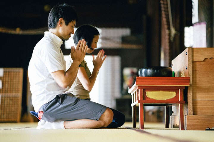 無宗教と言いながら日本人の9割以上は宗教に関連したことをやっている　RoBeDeRo/iStcok.