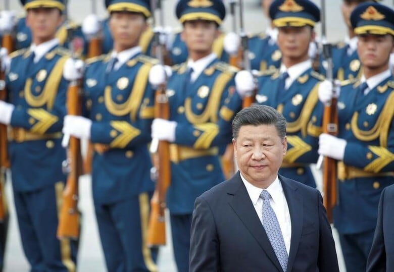 １０月１７日、中国では汚職対策から外交まで実に多くの分野で、習近平国家主席（写真）の支配力の強大さが顕著になっている。しかしそれに伴って、習氏が市場改革を推進すると期待してきた投資家や企業経営者は、落胆する事態が訪れるのを覚悟し始めた。北京で７月撮影（２０１７年　ロイター/Jason Lee）