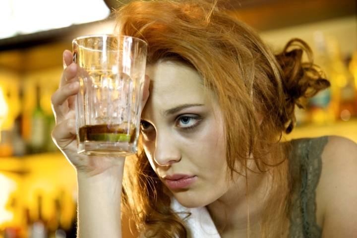 ソバーキュリアスたちはアルコールは「自分をいい気分にしてくれないもの」と言う（写真はイメージ）　princigalli-iStock