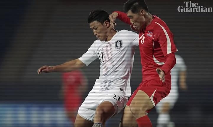 平壌で行われた歴史的なサッカー南北対決はまるで「戦争のようだった」The Guradian/YouTube