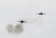 一瞬の閃光と爆音...ウクライナ戦闘機、ロシア軍ドローンを「空対空ミサイルで撃墜」の瞬間映像が拡散