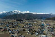 美しい山岳風景、地方からの没落をひしひしと感じる