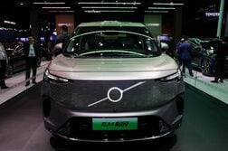 ボルボ、30年までに新型車13モデル投入　収益性改善目指す