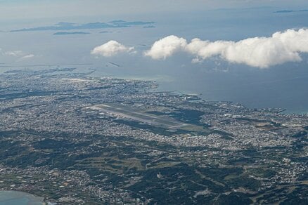 基地の島・沖縄が「普通の県」になる？　現職の玉城デニーに42歳の古謝玄太が大勝した「地殻変動」の正体