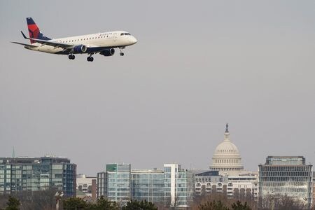 米デルタ航空は１０日、２０２５年の利益が市場予想を上回るとの見通しを発表した。２０２２年１月撮影（２０２５年　ロイター/Joshua Roberts）