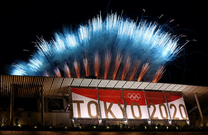 予算てんこ盛りの盛大なお祭りでも選手は置き去り、でいいのか（8月9日、東京五輪の閉会式）Thomas Peter-REUTERS