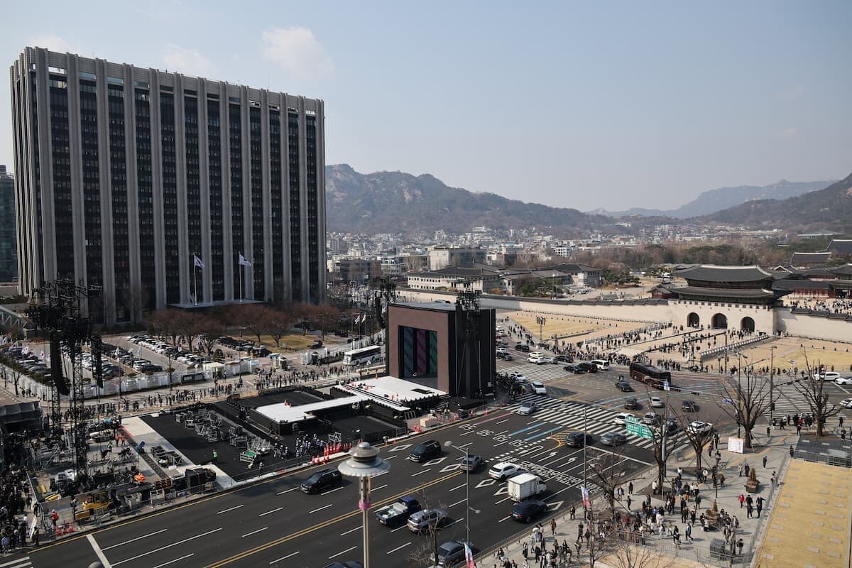 BTSカムバック公演で光化門に26万人､ソウル中心部の交通を遮断