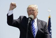 トランプ弾劾に対する「賭け」急増、確率が一時30％に上昇