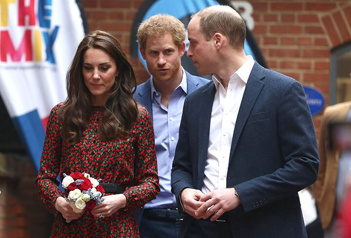 ウィリアムとヘンリーは「一緒にビールを飲みたい」2人　Neil Hall-REUTERS