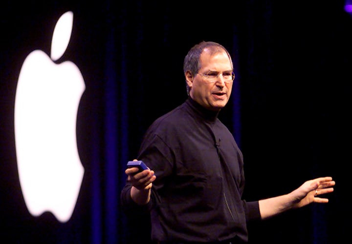 アップル社のCEOとして基調演説を行うスティーブ・ジョブズ（2002年） Lou Dematteis-REUTERS