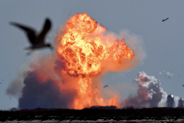 GENE BLEVINS-REUTERS