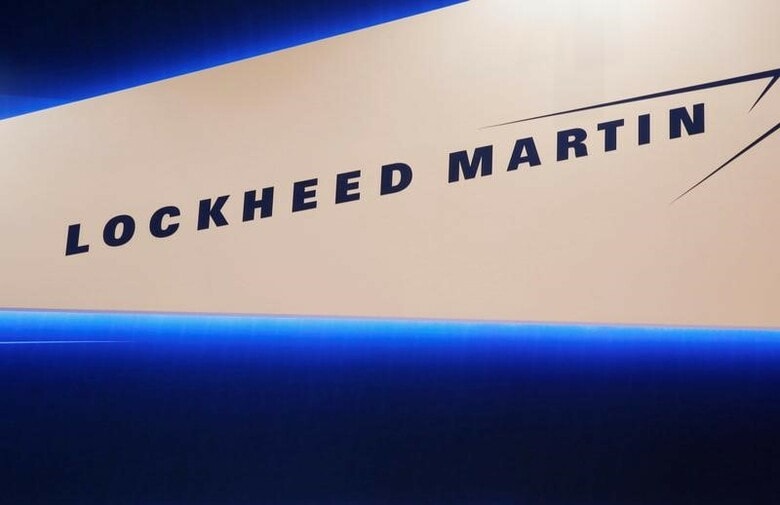 ８月８日、米航空防衛機器大手ロッキード・マーチンは、海外の取引相手国から同社のミサイル防衛システムに関する問い合わせが日増しに増えていることを明らかにした。写真は同社のロゴ。都内で昨年１０月撮影（２０１７年　ロイター/Kim Kyung-Hoon）