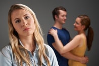 45オーバー独女は61％が幸せ　それでも「おひとり様」行動には自信なし？