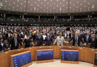 さらばイギリス　EU議場に「蛍の光」、規則違反の別れの演説（動画）