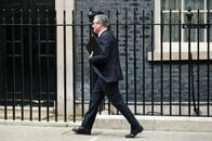 政治の暴走で「誠実な政治」が完全に崩壊…官僚を「バスの下に投げ込む」首相が、統治機構を破壊している