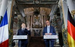 独仏首脳、防衛協力強化を確認　核抑止力巡る協力も協議