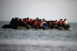 欧州5カ国、ＥＵ域外の移民送還施設設置へ　年内協定目指す