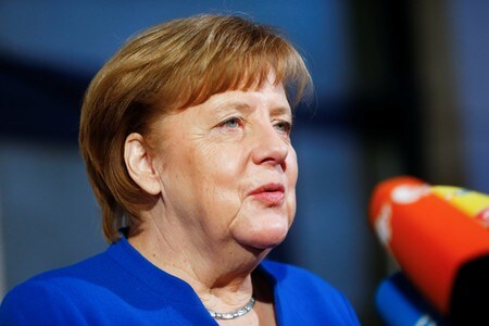 　１月１１日、ドイツのメルケル首相（写真）は、自身が率いるキリスト教民主・社会同盟（ＣＤＵ・ＣＳＵ）が連立協議を進める社会民主党（ＳＰＦ）が欧州の統合加速を強く求めていることから、両党の予備折衝最終日となる１１日は「厳しい一日になる」との見解を示した（２０１８年　ロイター/Hannibal Hanschke）