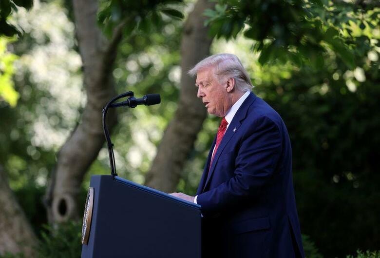 トランプ米大統領(写真)は7月14日、中国が香港への統制を強める「国家安全維持法」を巡り、中国に「責任を取らせる」ための法案と大統領令に署名したと表明した。撮影(2020年　ロイター/Jonathan Ernst)