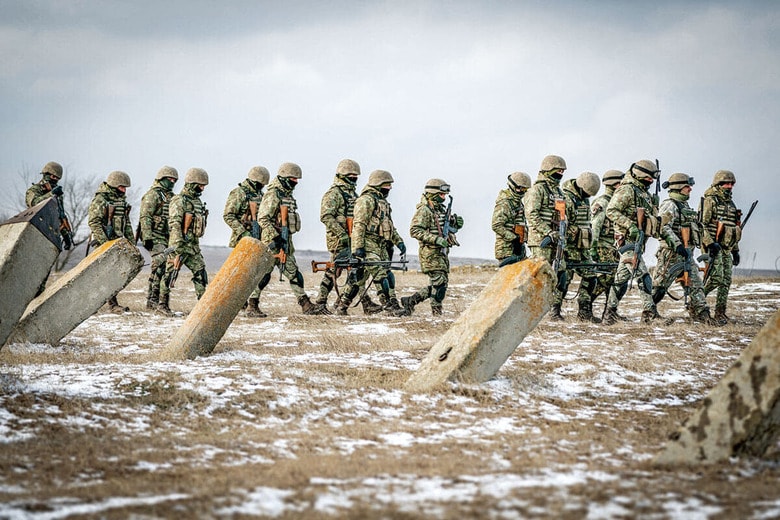 2月17日、スムルダンで行われたNATO即応部隊の演習に米軍は不参加（写真はルーマニア兵）　ANDREI PUNGOVSCHI/GETTY IMAGES