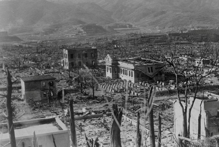 爆心地に近い長崎市浦上地区ではわずかな建物しか残っていない（1948年3月撮影）　Lawrence Berkeley National Laboratory/Department of Energy/REUTERS