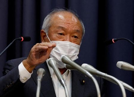 １１月４日、鈴木俊一財務相は閣議後会見で、防衛費に関し「恒常的に必要となる経費。安定財源の確保が重要」との考えを示した。資料写真、９月撮影（２０２２年　ロイター／Kim Kyung-Hoon)